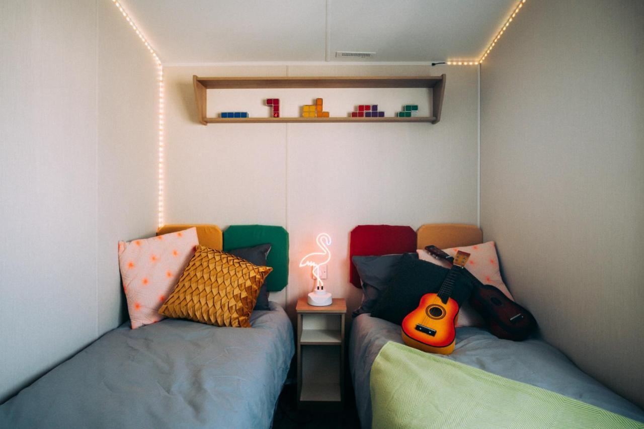 Vale Lodge - A Family-Friendly, Elegant And Spacious Static Caravan Manston  Екстериор снимка